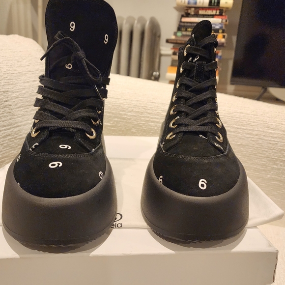 WOMENS MAISON MARGIELA SHOES, SIZE 9 - Picture 2 of 5